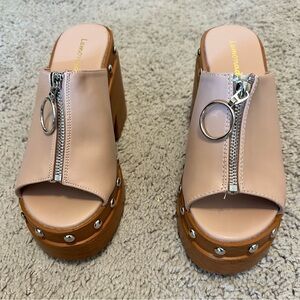 Wedged sandals